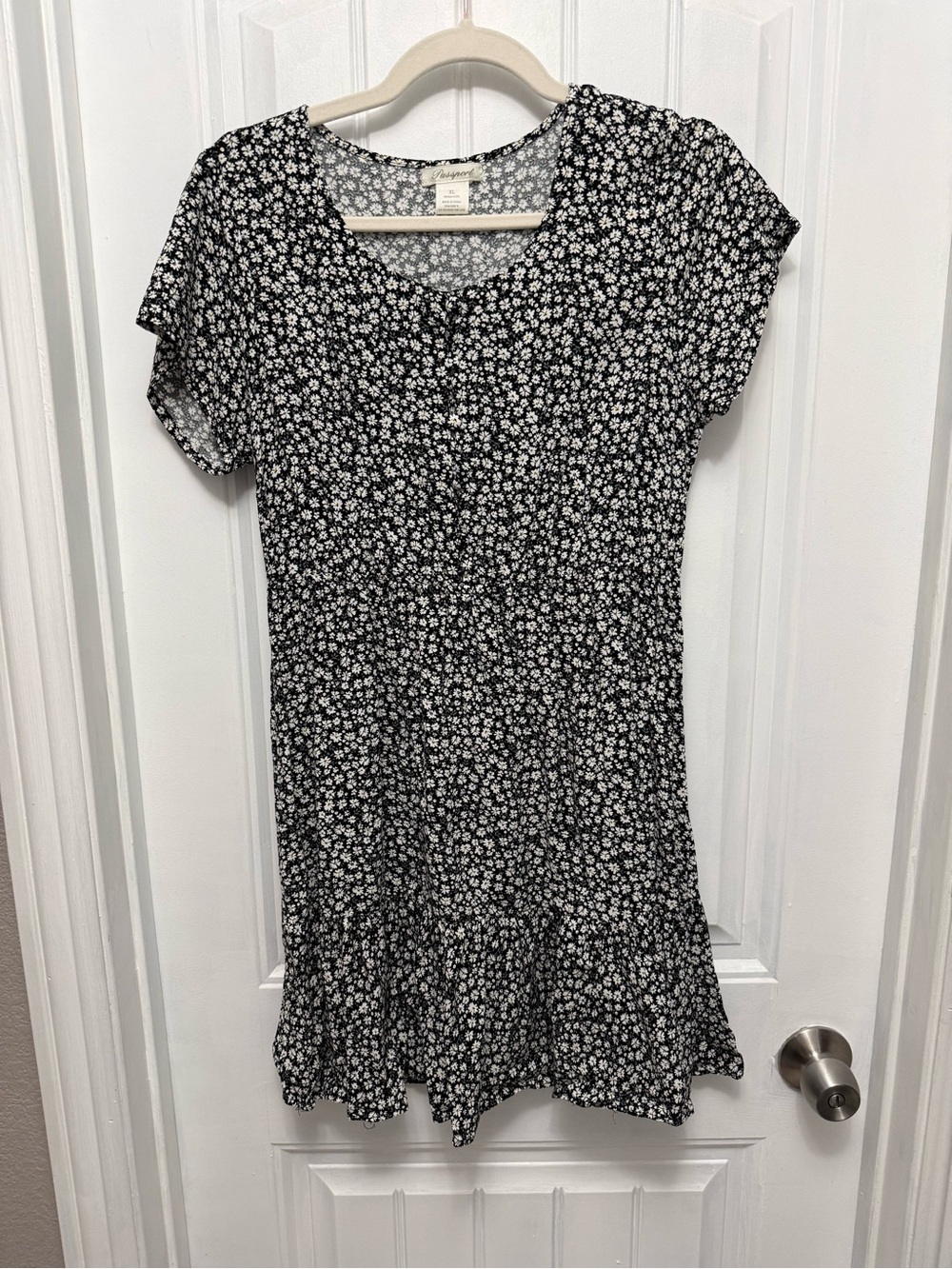 Passport Dress Womens Size XLarge Black Floral Cottagecore (37-12)